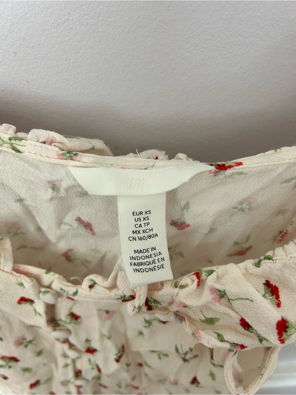 H&M Cream Floral Ruffle Off-Shoulder Camisole - Picture 3 of 3